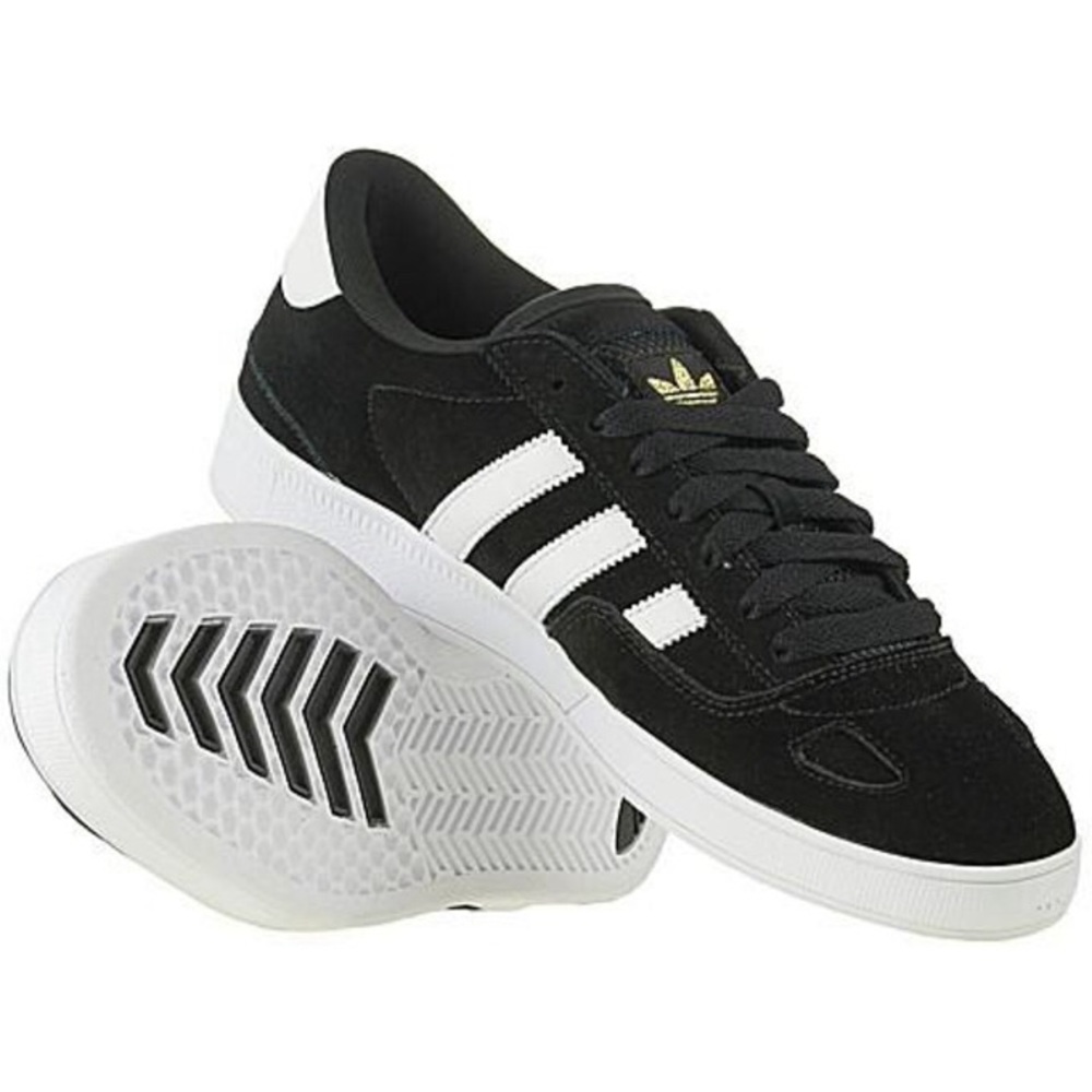 Ciero Adidas in black!!